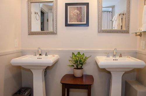 Suite con 1 Camera da Letto e con Vista Piscina